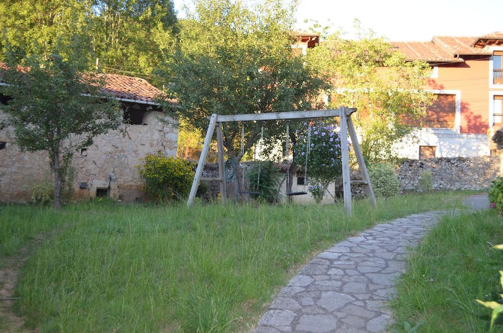 Gasthaus La Corrolada Avín Exterior foto